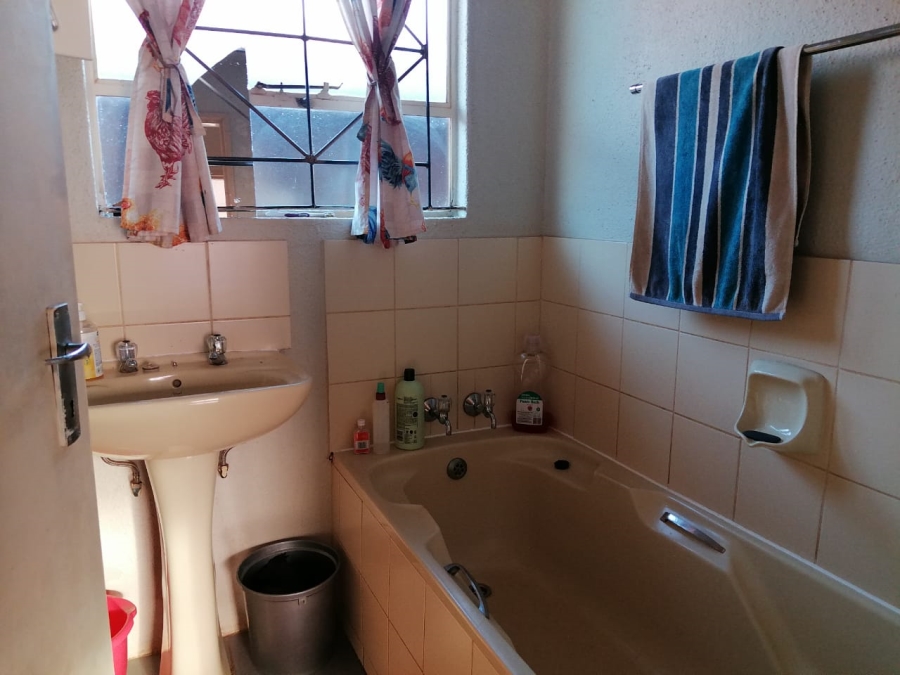 To Let 3 Bedroom Property for Rent in Tlhabane West North West